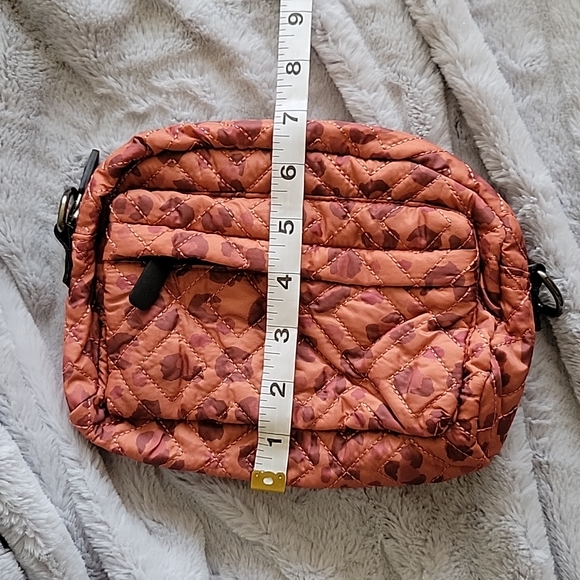 Beautiful Camp Gladiator Orange Leopard Print Crossbody/Belt Bag 🐆 - Picture 4 of 13